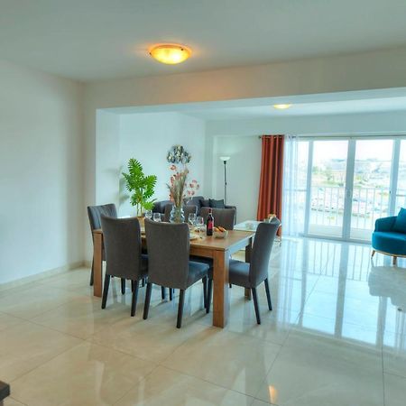 Seafront Beautifully Furnished 2 Bedrooms Gogzr-3 Gzira Zewnętrze zdjęcie
