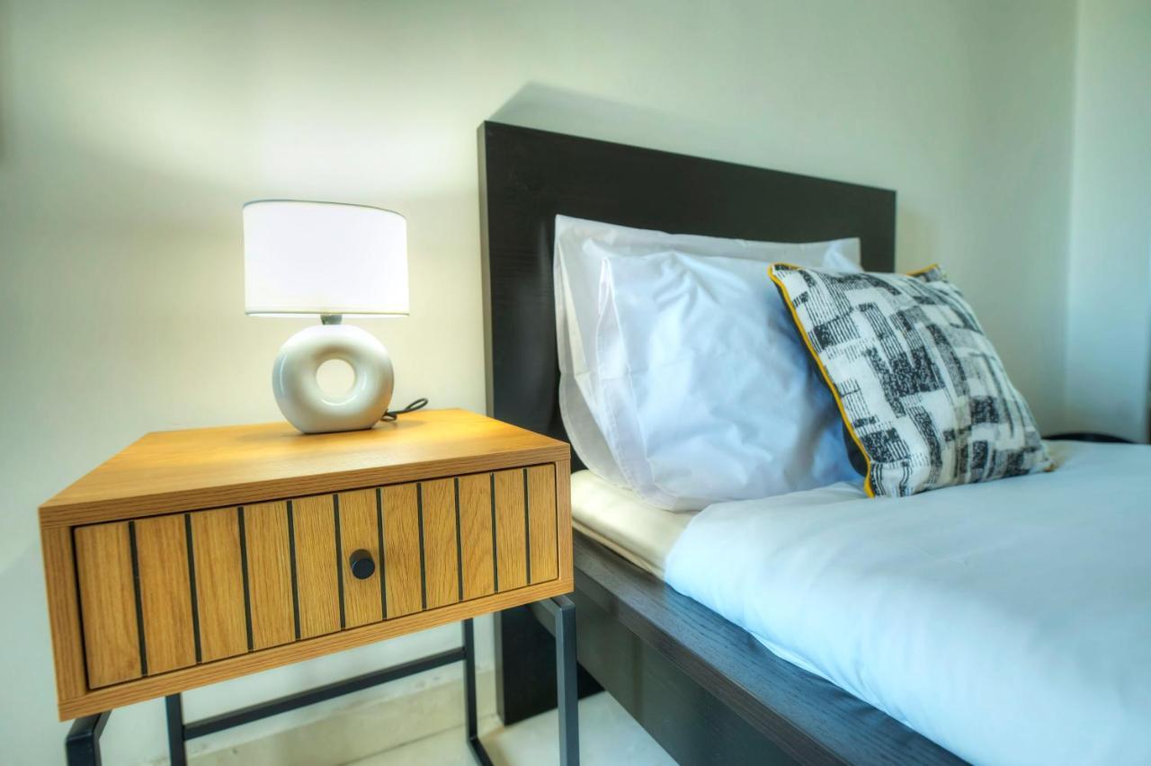 Seafront Beautifully Furnished 2 Bedrooms Gogzr-3 Gzira Zewnętrze zdjęcie