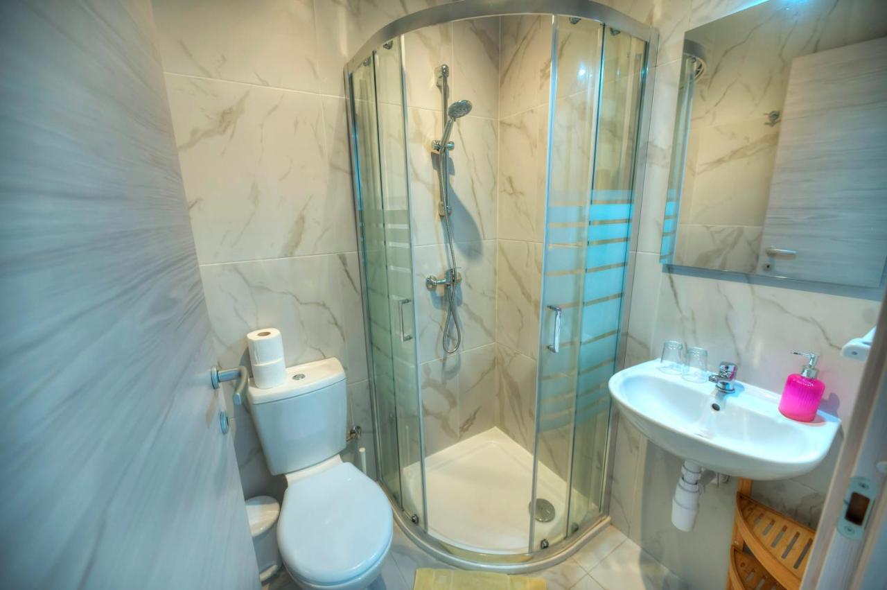 Seafront Beautifully Furnished 2 Bedrooms Gogzr-3 Gzira Zewnętrze zdjęcie