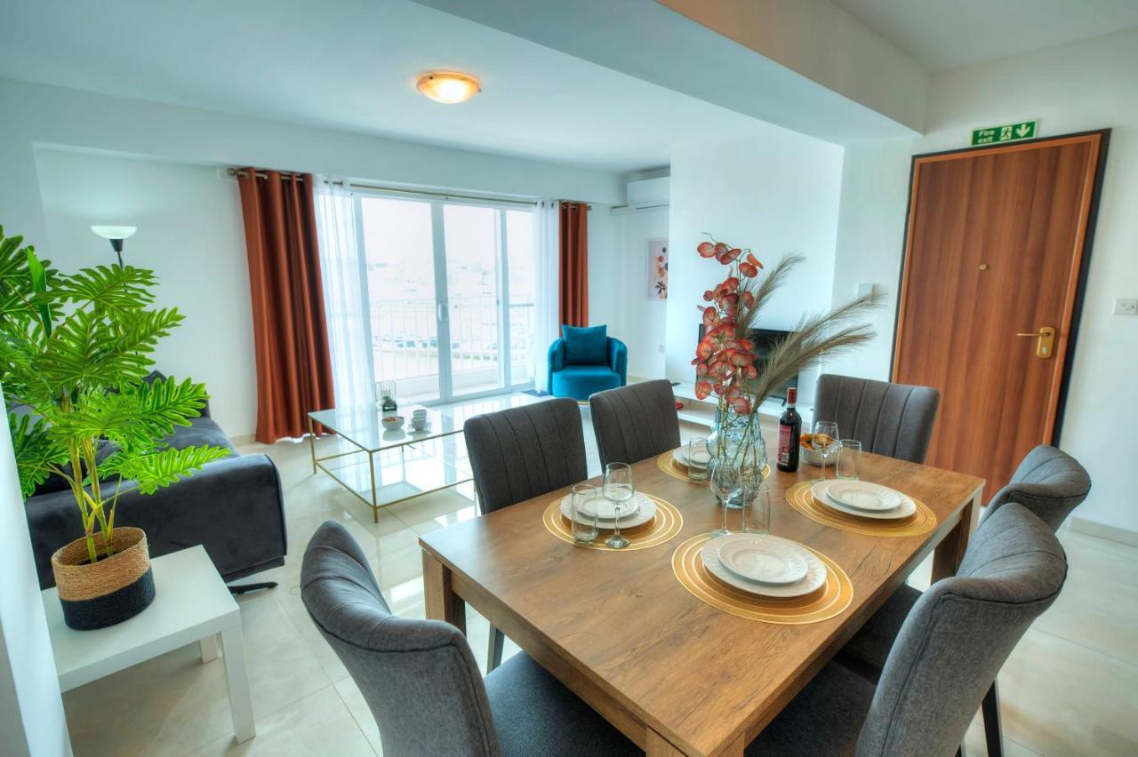Seafront Beautifully Furnished 2 Bedrooms Gogzr-3 Gzira Zewnętrze zdjęcie